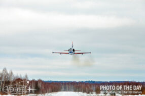 Проход на сверхмалой высоте позволяет особенно остро ощутить скорость полета реактивного самолета Л-39